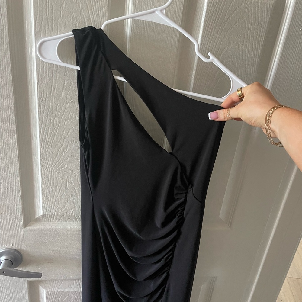 Elegant Black One-Shoulder Dress